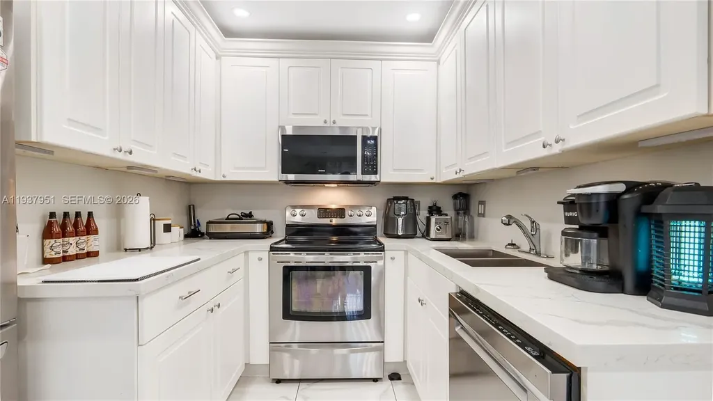 3120 SW 17th Street Fort Lauderdale FL 33312