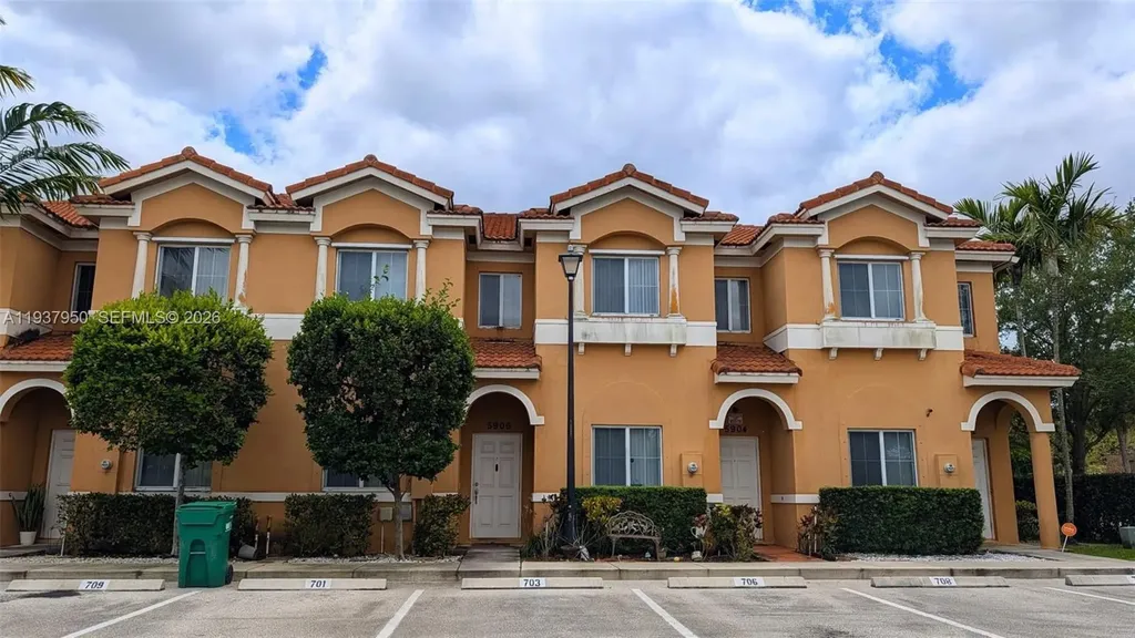 5906 Woodlands Boulevard Tamarac FL 33319