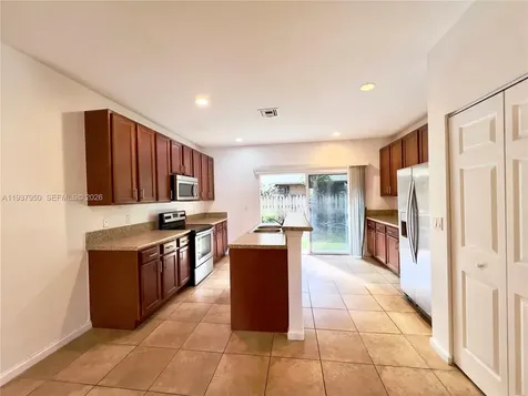 5906 Woodlands Boulevard Tamarac FL 33319