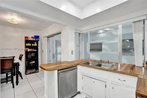 4914 NW 52nd Court Tamarac FL 33319