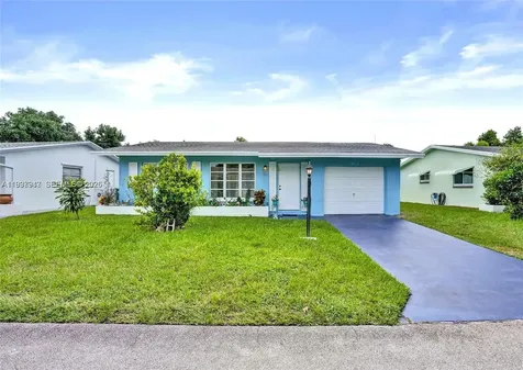 4914 NW 52nd Court Tamarac FL 33319