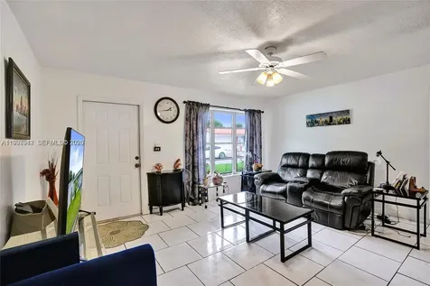 4914 NW 52nd Court Tamarac FL 33319