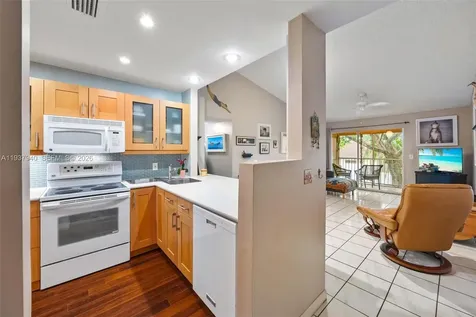 401 SE 10th Street Dania Beach FL 33004