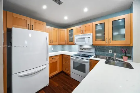 401 SE 10th Street Dania Beach FL 33004
