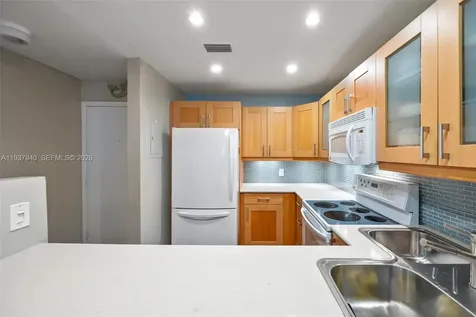 401 SE 10th Street Dania Beach FL 33004
