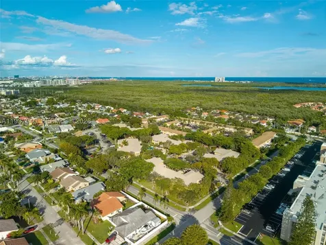 401 SE 10th Street Dania Beach FL 33004