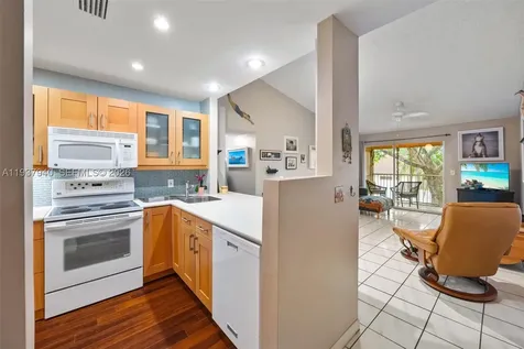401 SE 10th Street Dania Beach FL 33004
