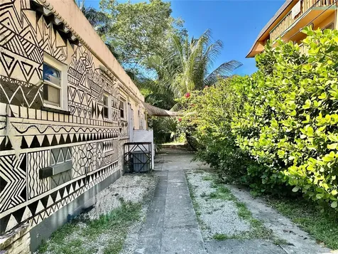 12418 NE 4th Avenue North Miami FL 33161