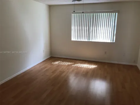 11274 SW 64 Lane Miami FL 33173