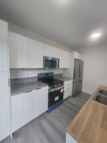 568 NW 7th Street Florida City FL 33034