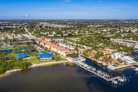 104 Harbors Way Boynton Beach FL 33435