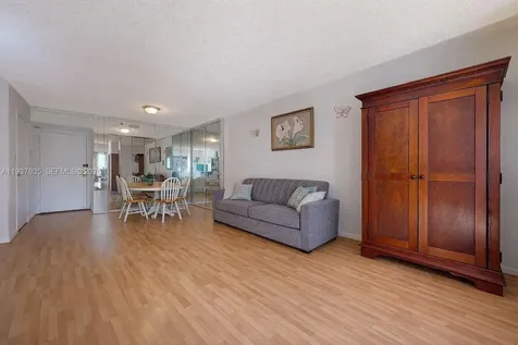 3850 Washington Street Hollywood FL 33021