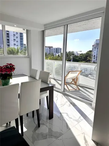 2457 Collins Avenue Miami Beach FL 33140