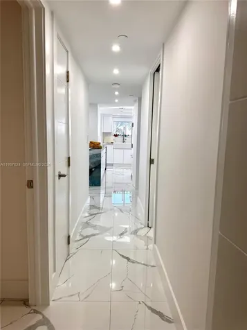 2457 Collins Avenue Miami Beach FL 33140