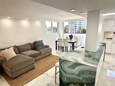 2457 Collins Avenue Miami Beach FL 33140