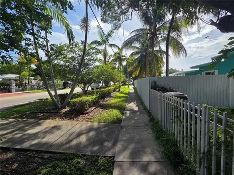 13895 NE 11th Avenue North Miami FL 33161