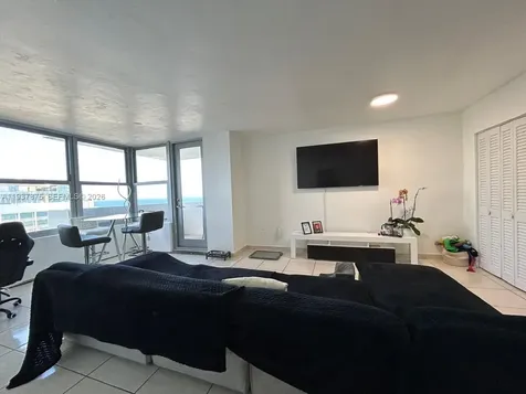2899 Collins Avenue Miami Beach FL 33140