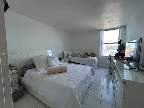 2899 Collins Avenue Miami Beach FL 33140