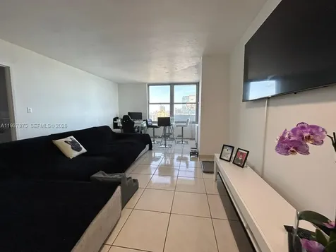 2899 Collins Avenue Miami Beach FL 33140