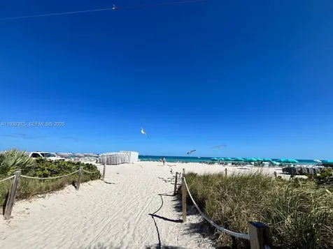 2899 Collins Avenue Miami Beach FL 33140