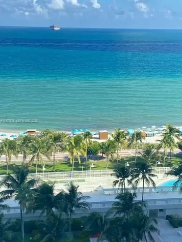 2899 Collins Avenue Miami Beach FL 33140