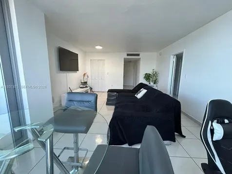 2899 Collins Avenue Miami Beach FL 33140