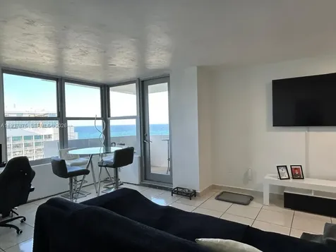 2899 Collins Avenue Miami Beach FL 33140