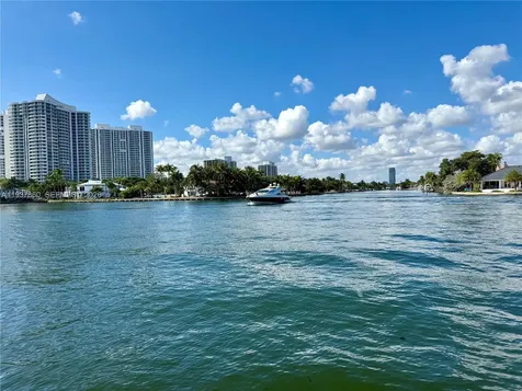 3177 S Ocean Drive Hallandale Beach FL 33009