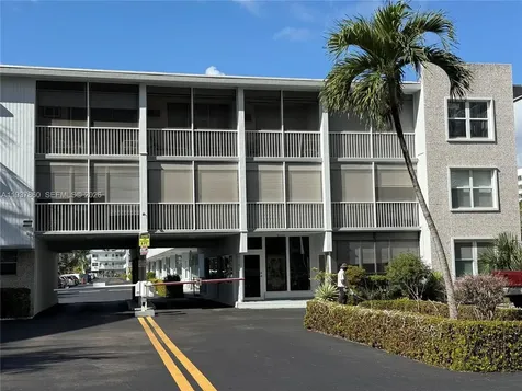 3177 S Ocean Drive Hallandale Beach FL 33009