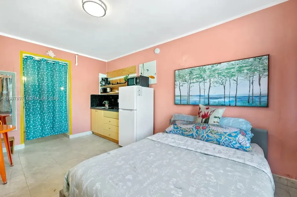 255 W 24th Street Miami Beach FL 33140