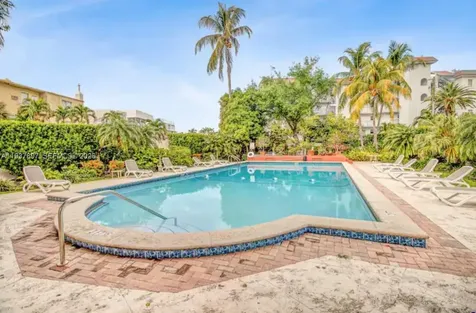 255 W 24th Street Miami Beach FL 33140