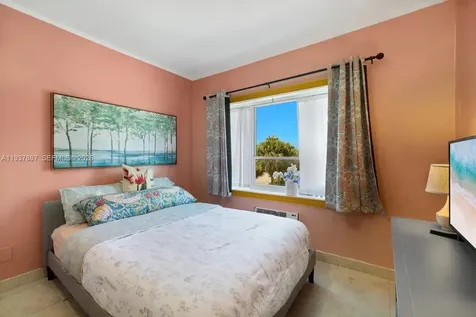 255 W 24th Street Miami Beach FL 33140