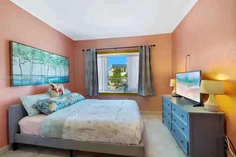 255 W 24th Street Miami Beach FL 33140