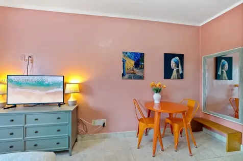 255 W 24th Street Miami Beach FL 33140