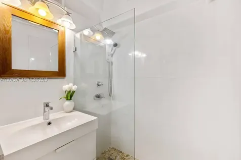 255 W 24th Street Miami Beach FL 33140