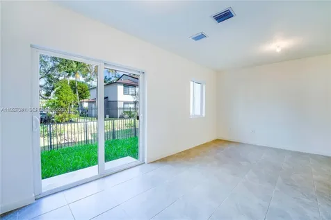 5125 SW 37th Street Pembroke Park FL 33023