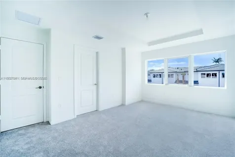 5125 SW 37th Street Pembroke Park FL 33023