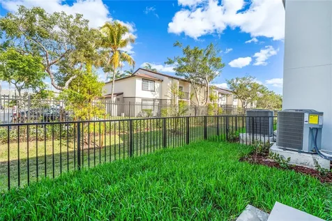 5125 SW 37th Street Pembroke Park FL 33023