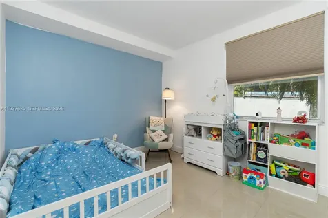 17125 N Bay Road Sunny Isles Beach FL 33160
