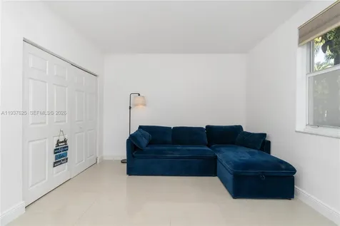 17125 N Bay Road Sunny Isles Beach FL 33160