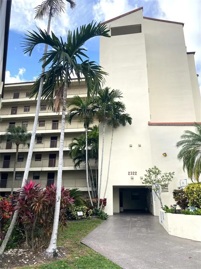 2322 S Cypress Bend Drive Pompano Beach FL 33069