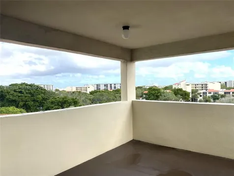 2322 S Cypress Bend Drive Pompano Beach FL 33069