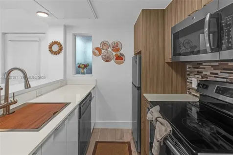 740 Meridian Avenue Miami Beach FL 33139