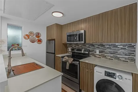 740 Meridian Avenue Miami Beach FL 33139
