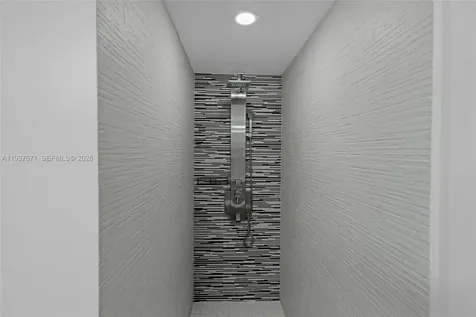 740 Meridian Avenue Miami Beach FL 33139