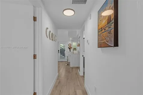 740 Meridian Avenue Miami Beach FL 33139