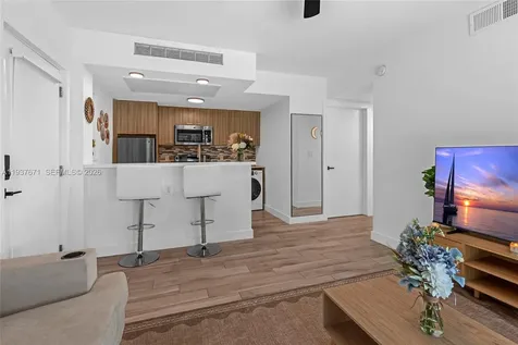 740 Meridian Avenue Miami Beach FL 33139