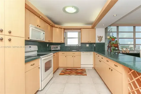 2780 NE 183rd Street Aventura FL 33160