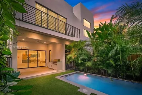 3063 Elizabeth Street Miami FL 33133