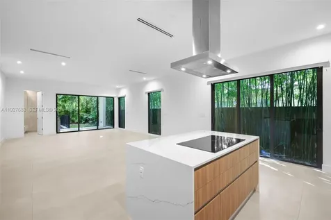 3063 Elizabeth Street Miami FL 33133